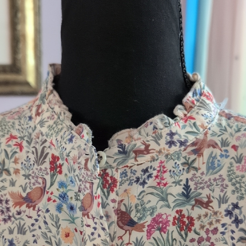 NWT Floral Print Women's Shirt - Picture 3 of 5